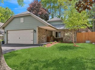 6141 Concord Hill Ln, Minnetonka, MN 55345