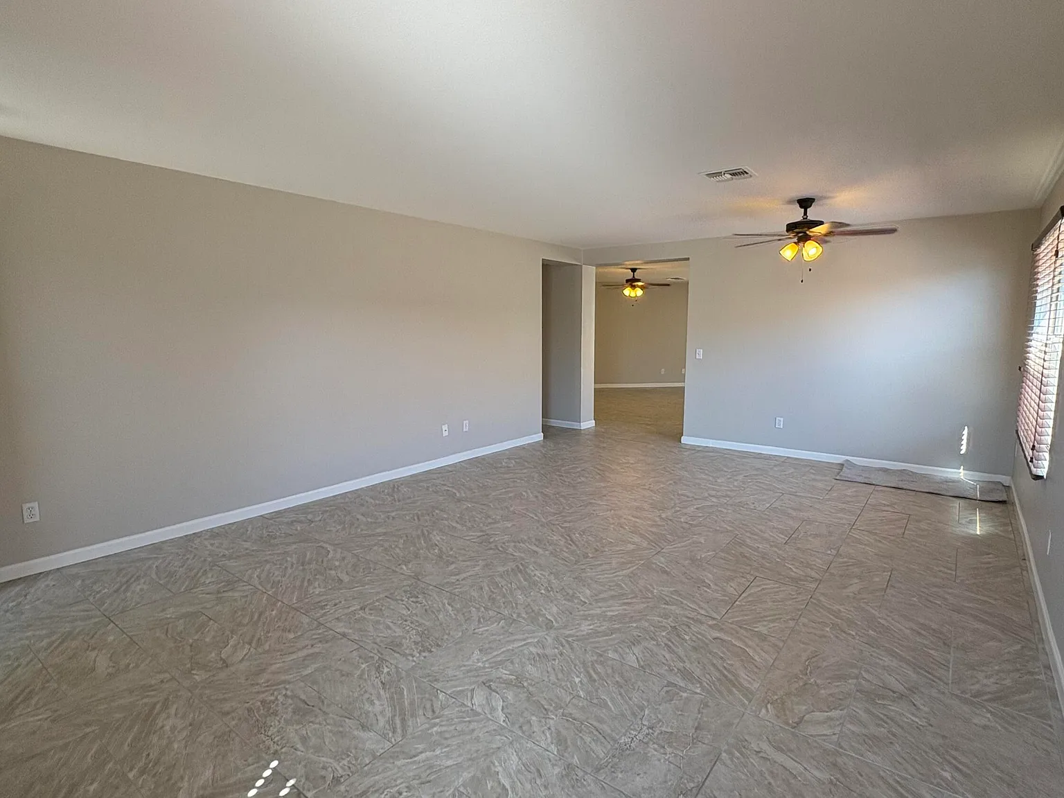 3 bed, 2.0 bath, 1662 sqft, $1,899 — Photo 3