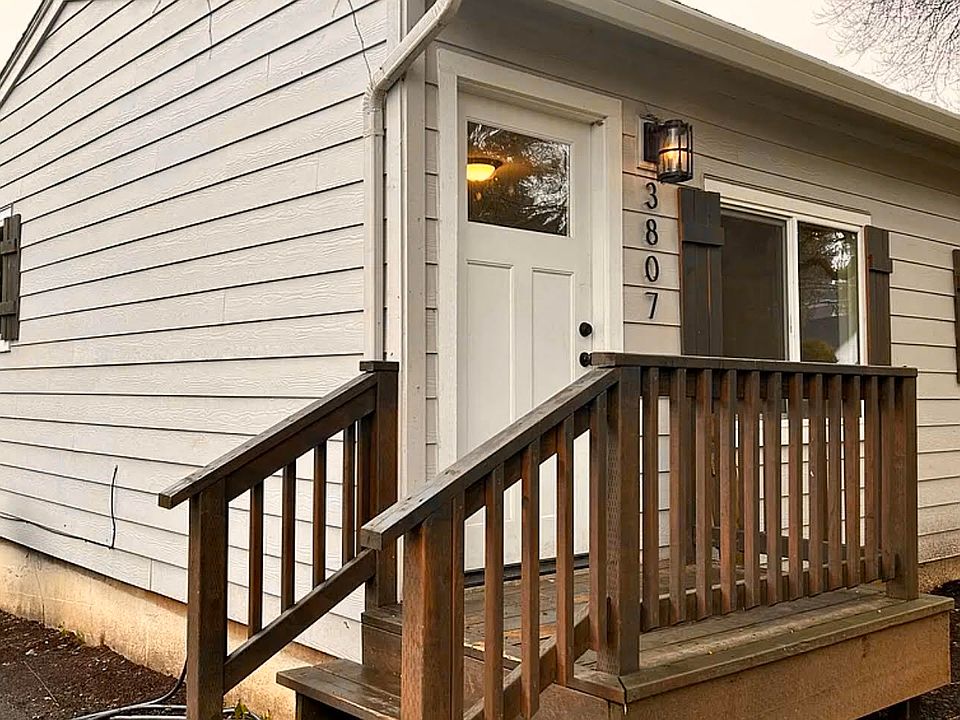 1st image of 3807 NE Everett St