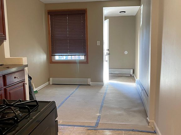 3rd image of 10110 Avenue K