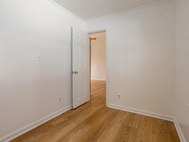 31245 Mohican Dr — Photo 10