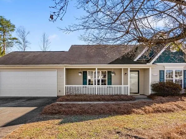 6807 Rangecrest Rd, Belews Creek, NC 27009