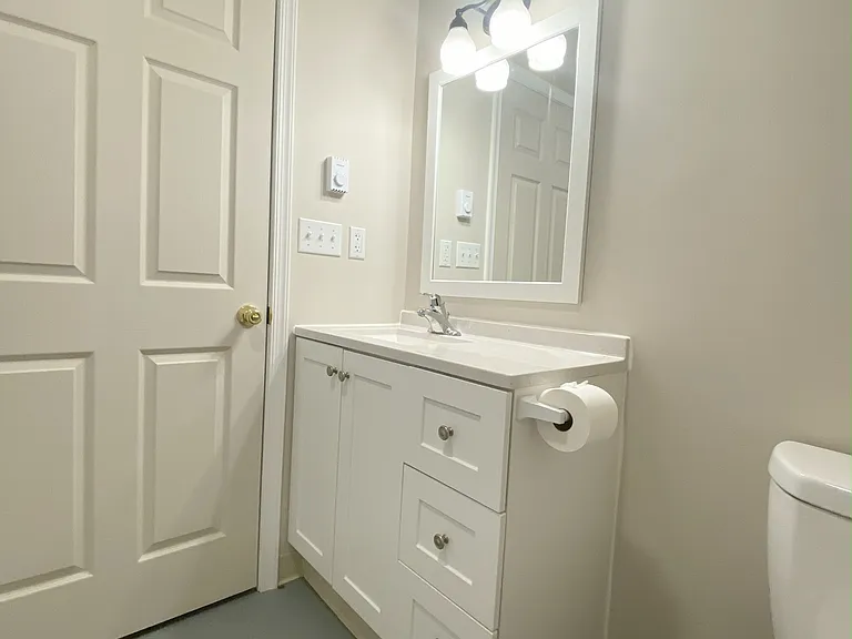 958 Ash St — Photo 13