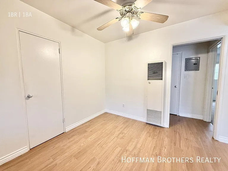 4860 Van Noord Ave — Photo 6