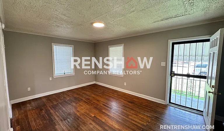 1580 Hugenot St — Photo 2
