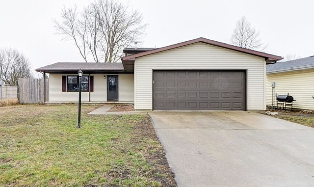 1st image of 305 Foxwell Ct