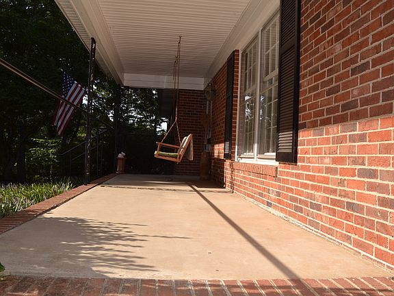 4th image of 127 Fritters Ln