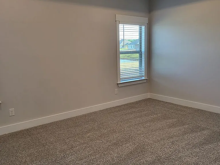 124 Keller Dr — Photo 28