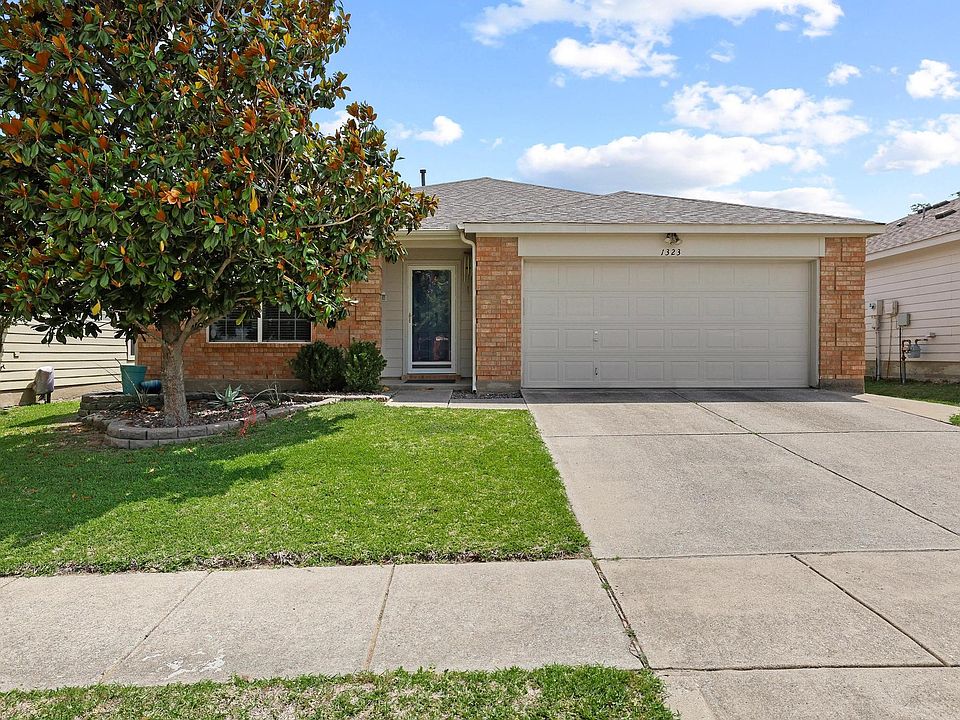 1st image of 1323 Pheasant Dr