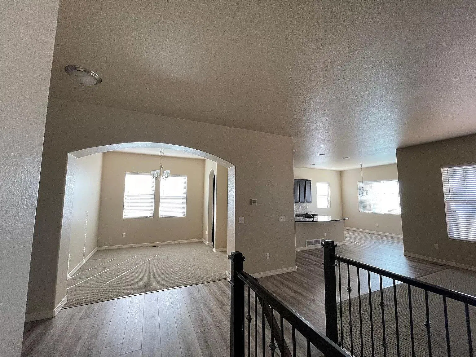 2 bed, 1856 sqft, $2,500 — Photo 4