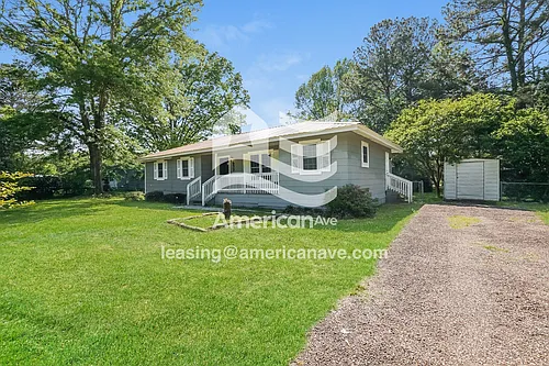 933 Tyler St Photo 1