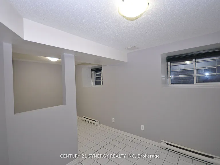 450 Maclaren St #2 — Photo 14