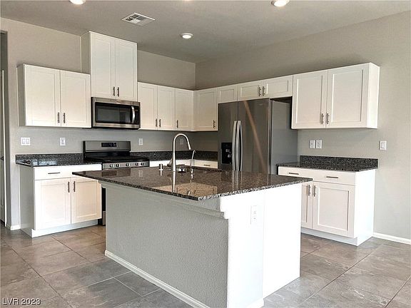 4th image of 8255 Selenite St