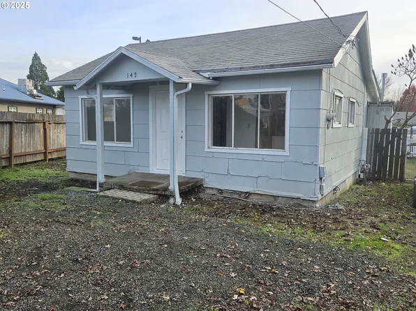 142 S Comstock Rd, Sutherlin, OR 97479