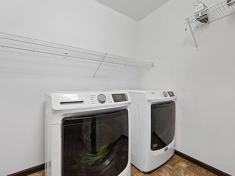 460 Churchill Dr — Photo 10