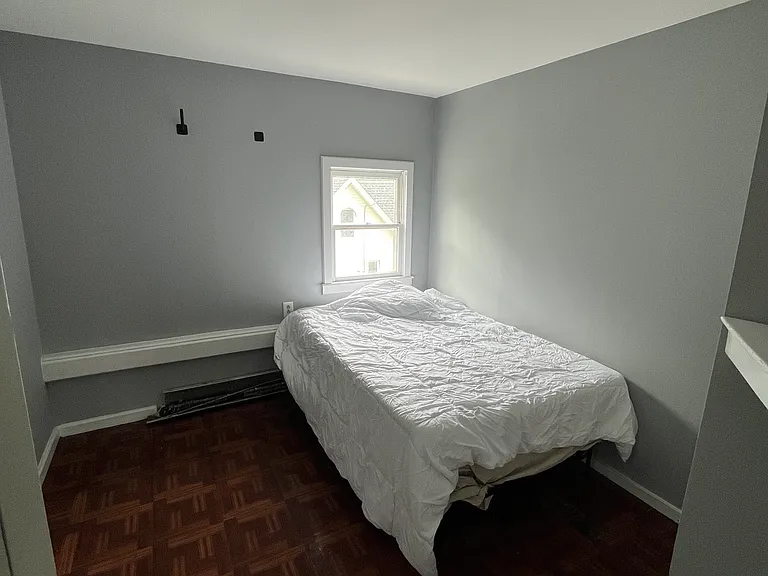 Crystal Ave — Photo 3