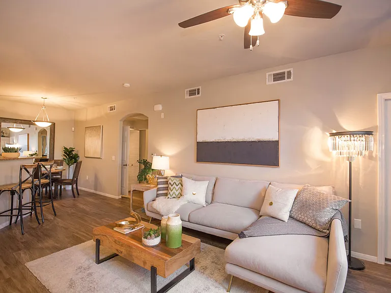 1c1 757 SQFT 1 Bed 1 Bath