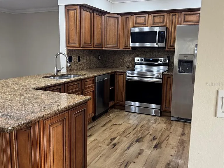 3306 Lake Saxon Dr — Photo 7