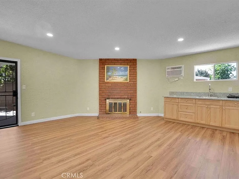 9241 Vicki Dr — Photo 4