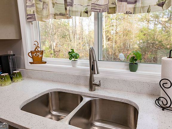 5th image of 107 S Gates Rd