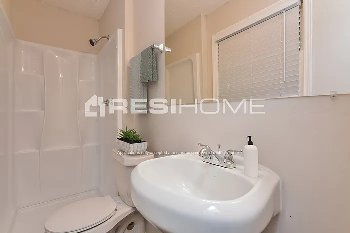 5811 Navarre Ct — Photo 14