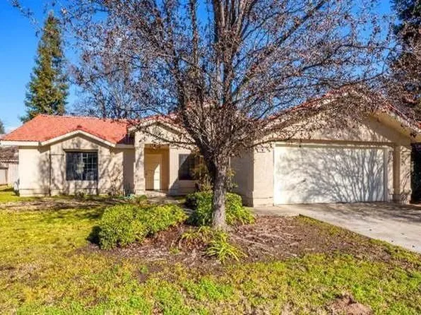 2206 E Pryor Dr, Fresno, CA 93720