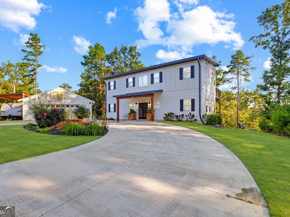 929 Crescent Dr, Toccoa, GA 30577