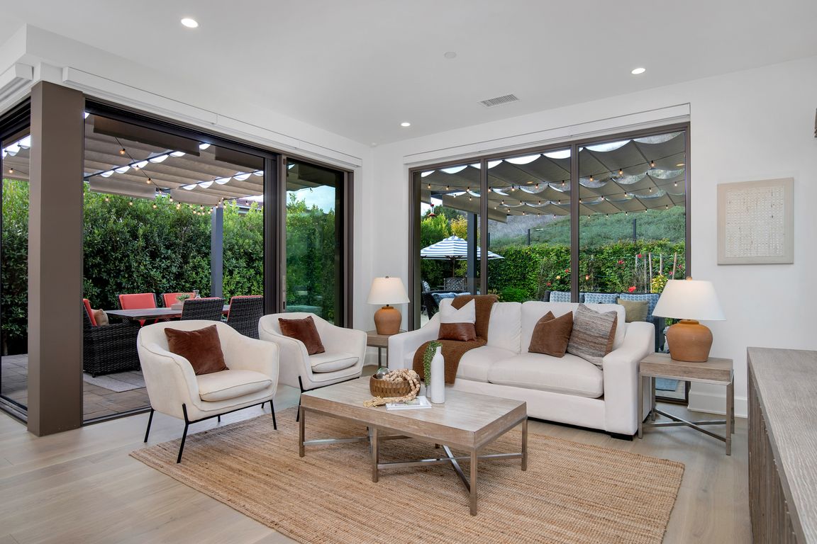 next background image