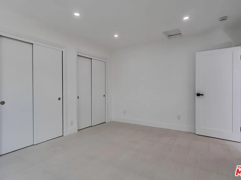 1318 S Longwood Ave — Photo 37