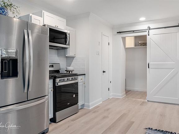 3rd image of 6105 Kathy Ln