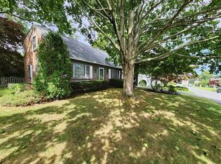11 Middlefield Pl, Acushnet, MA 02743