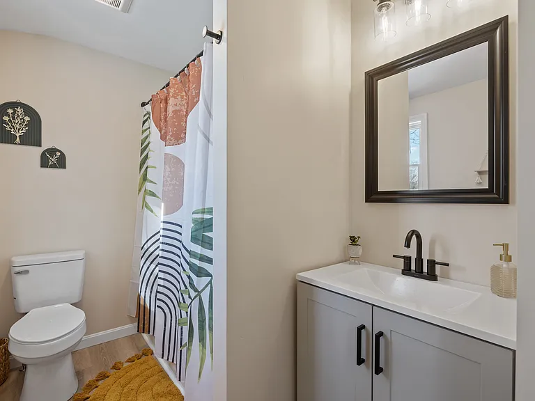 23 Deer St #B — Photo 9