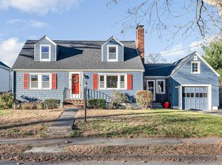 11 Muriel Ave, Wakefield, MA 01880