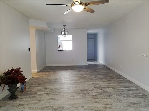 3rd image of 3161 Landmark Dr APT 514