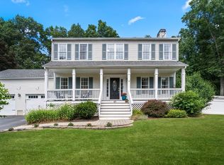 17 Spindle Tree Ln, Amesbury, MA 01913