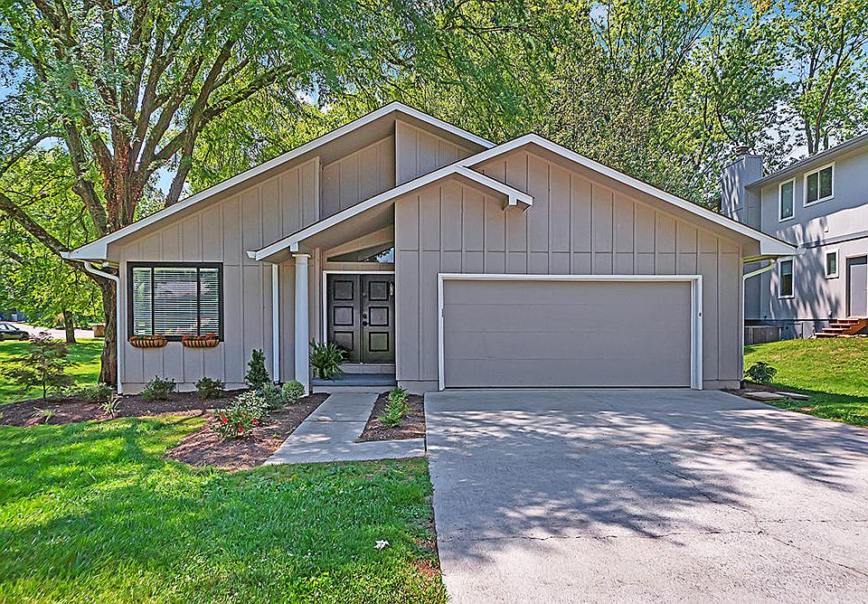 1st image of 1307 Cherry Tree Ln