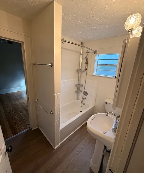 211 N Moss St — Photo 12