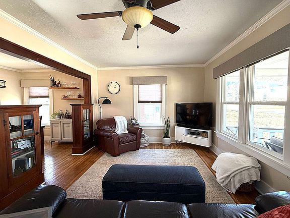 2nd image of 1132 Union St