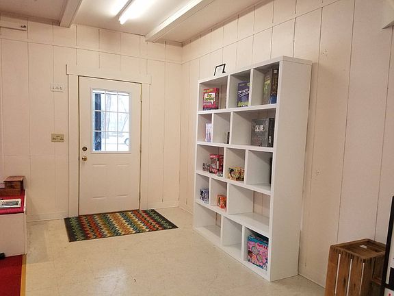 5th image of 109 W Washington St
