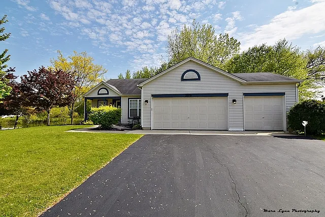 2076 Corinne Rd photo 1