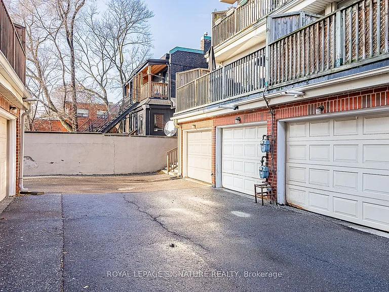 1019A College St — Photo 39