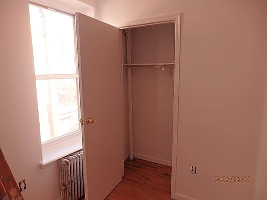 5th image of 517 W 48th St APT 5RW