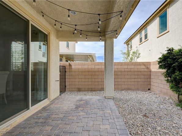 10512 Mann St, Las Vegas, NV 89141