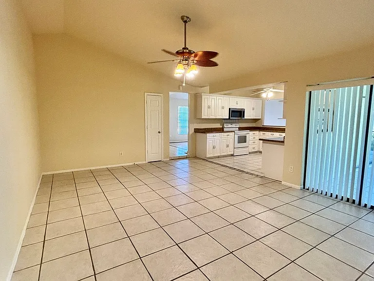 1715 SE 6th Ln — Photo 22