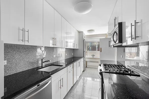 Sold by Compass | media 5