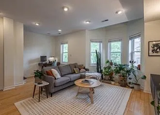 1734 N Rockwell St #2 — Photo 2