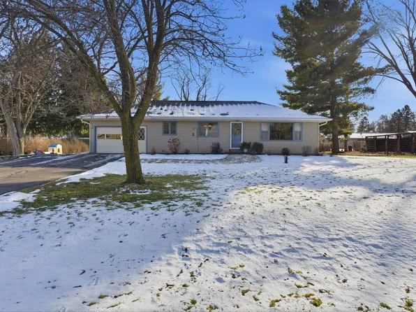 S17W36879 Henry STREET, Dousman, WI 53118