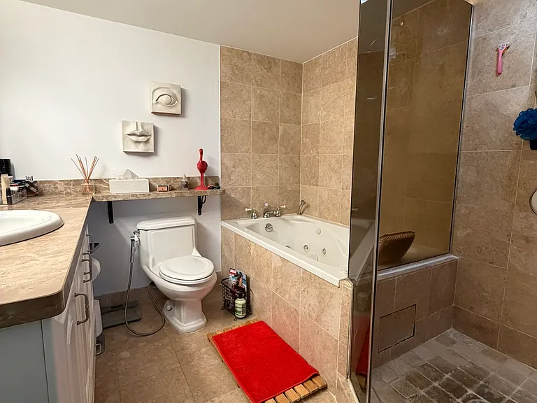540 Brickell Key Dr #828 — Photo 22