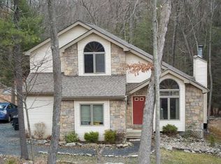 514 Blue Mountain Lk, East Stroudsburg, PA