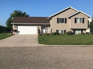 315 4th St SW, Clara City, MN 56222